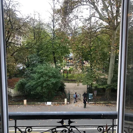 Le Du Square Apartment *